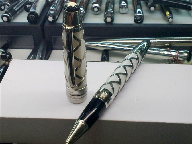 Copy Mont Blanc Pen Limited Edition Rollerball Pen / White Waved
